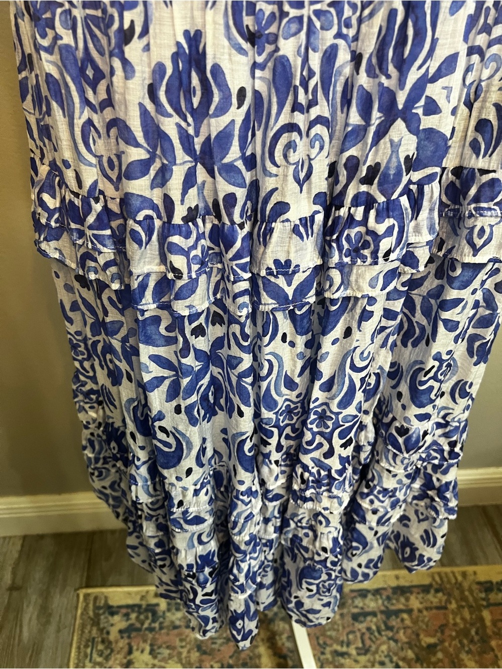 Bebe RUCHED BUBBLE TOP AND SMOCKED MAXI SKIRT WOVEN SET Blue And White 10 Medium - Picture 14 of 16